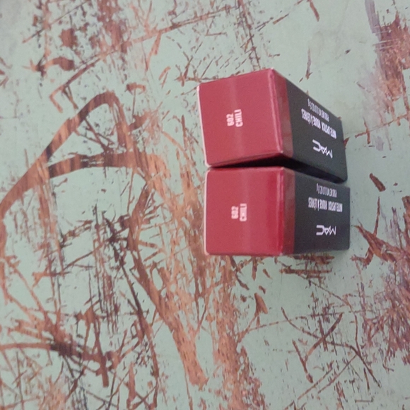 2x BNWOT Mac Lipsticks in box Chili shade 602 - Picture 2 of 5